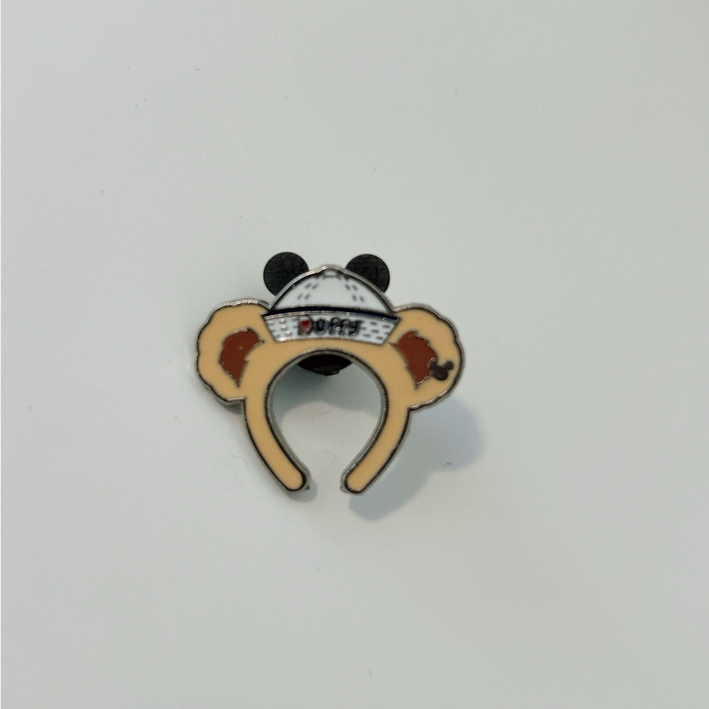 Disney Duffy Bear Pin
